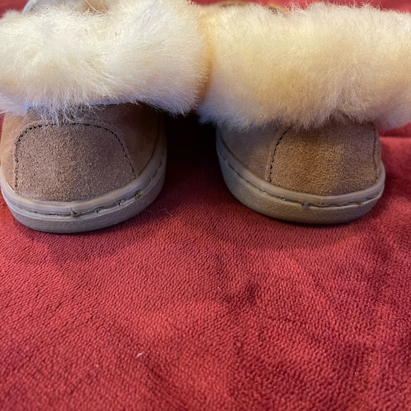 Minnetonka moccasins size 7 - Picture 3 of 5
